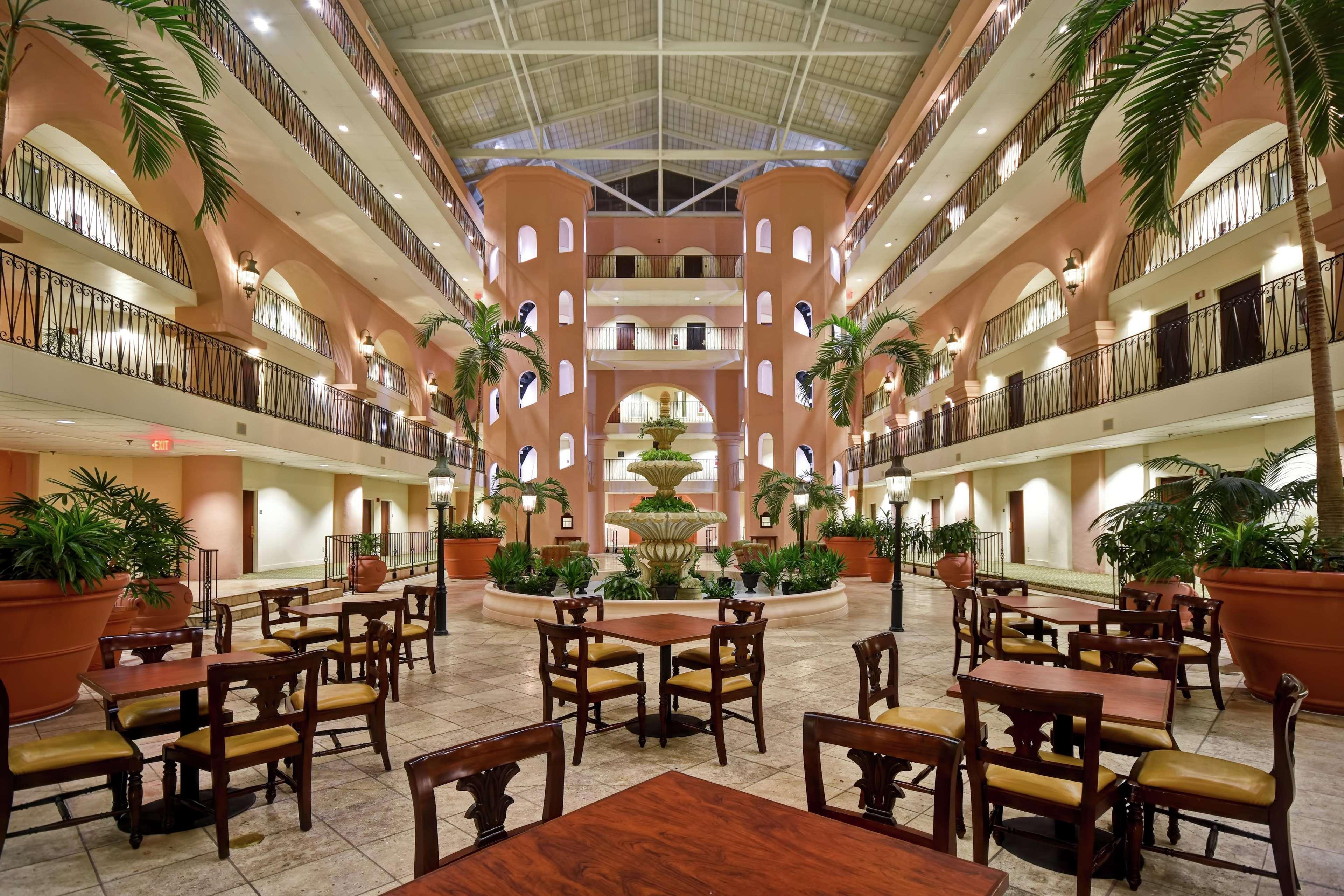 Embassy Suites Charleston - Historic District Exterior photo